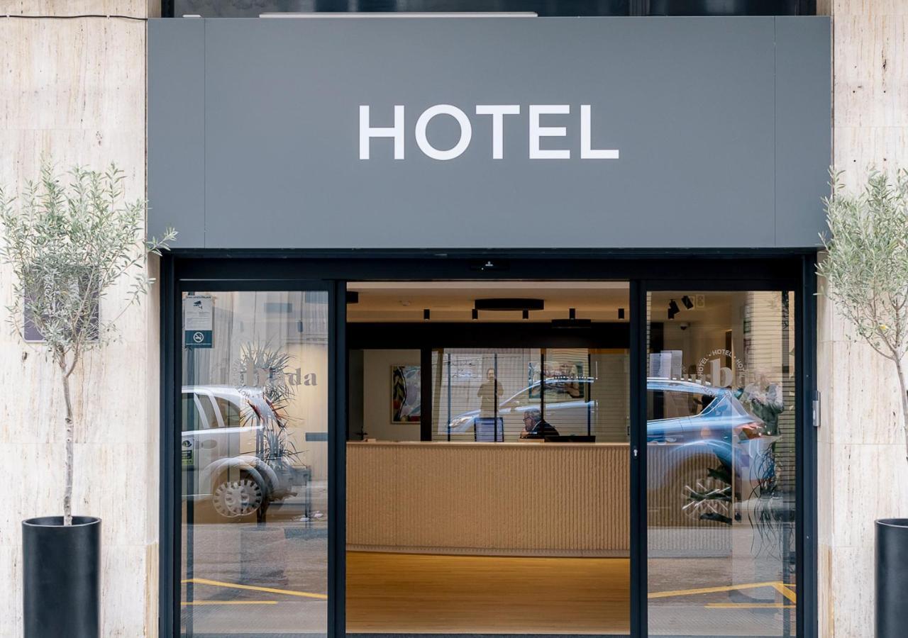 Hotel Burlada Esterno foto