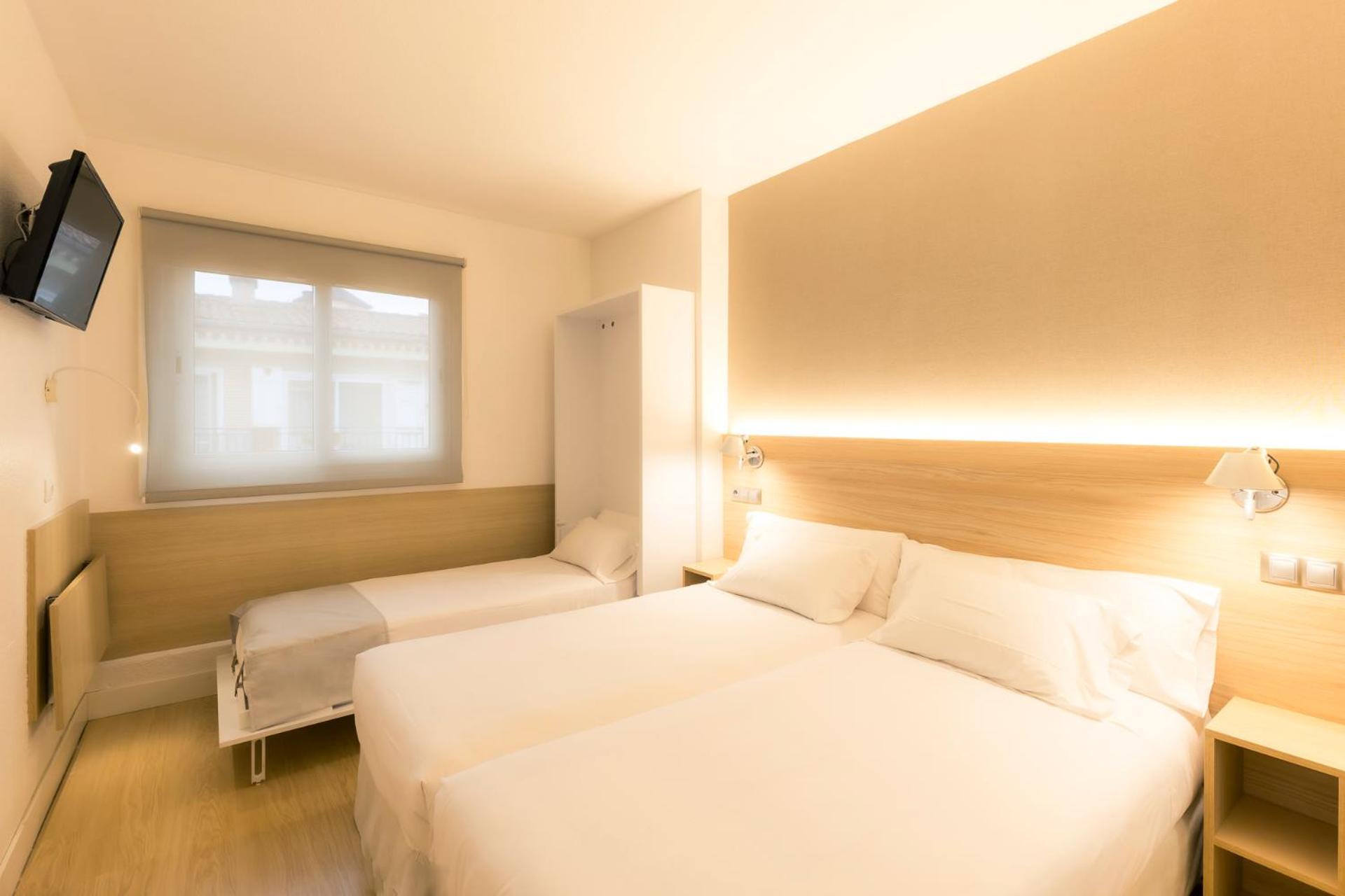 Hotel Burlada Esterno foto